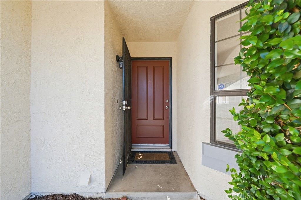 Hemet, California, 92543, United States, 4 Bedrooms Bedrooms, ,2 BathroomsBathrooms,Residential,For Sale,1983512