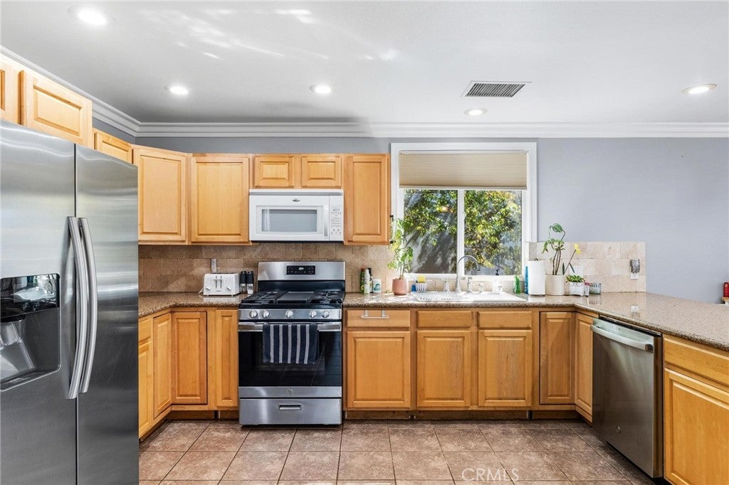 Cherry Valley, California, 92223, United States, 7 Bedrooms Bedrooms, ,5 BathroomsBathrooms,Residential,For Sale,1980789