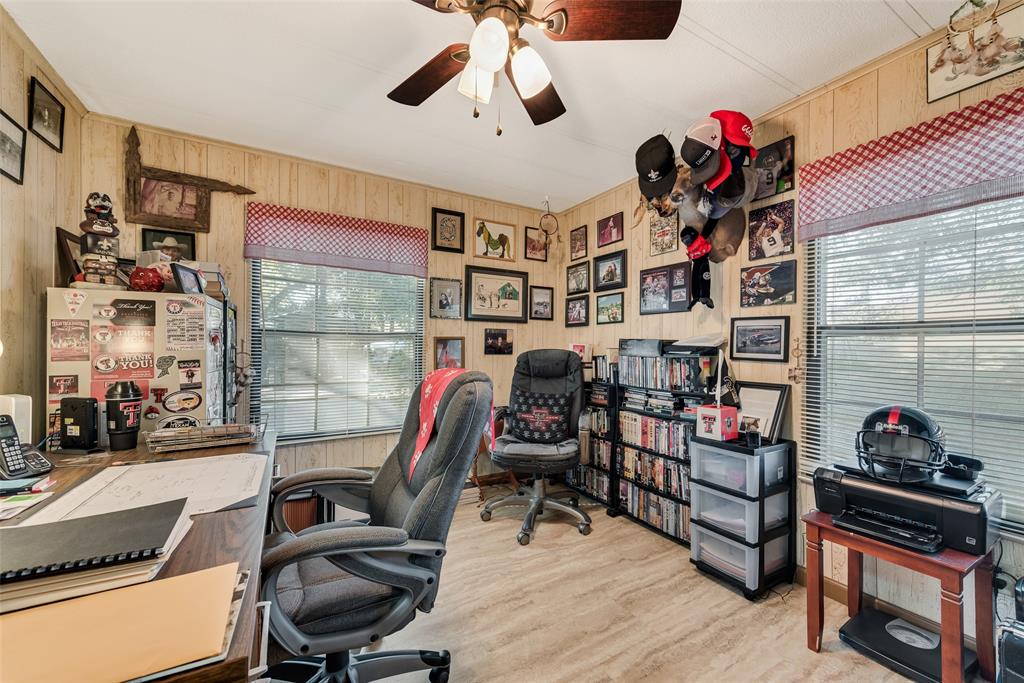 Maypearl, Texas, 76064, United States, 5 Bedrooms Bedrooms, ,3 BathroomsBathrooms,Residential,For Sale,1979588