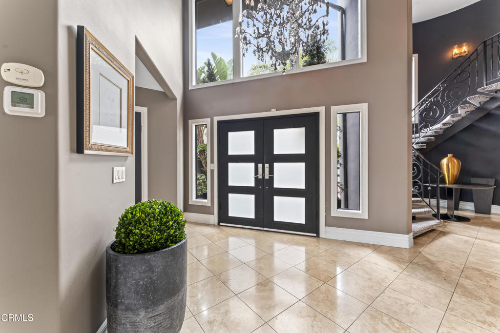 Ventura, California, 93001, United States, 5 Bedrooms Bedrooms, ,3 BathroomsBathrooms,Residential,For Sale,1839007