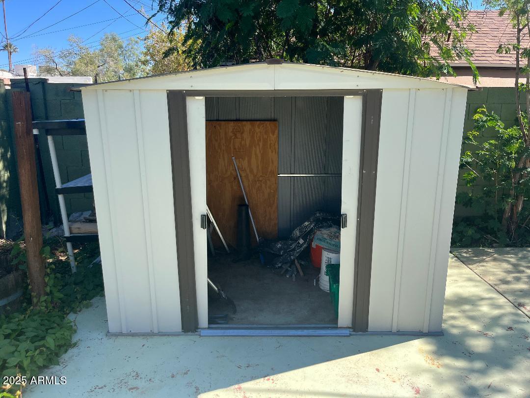 Phoenix, Arizona, 85014, United States, 3 Bedrooms Bedrooms, ,3 BathroomsBathrooms,Residential,For Sale,1985415