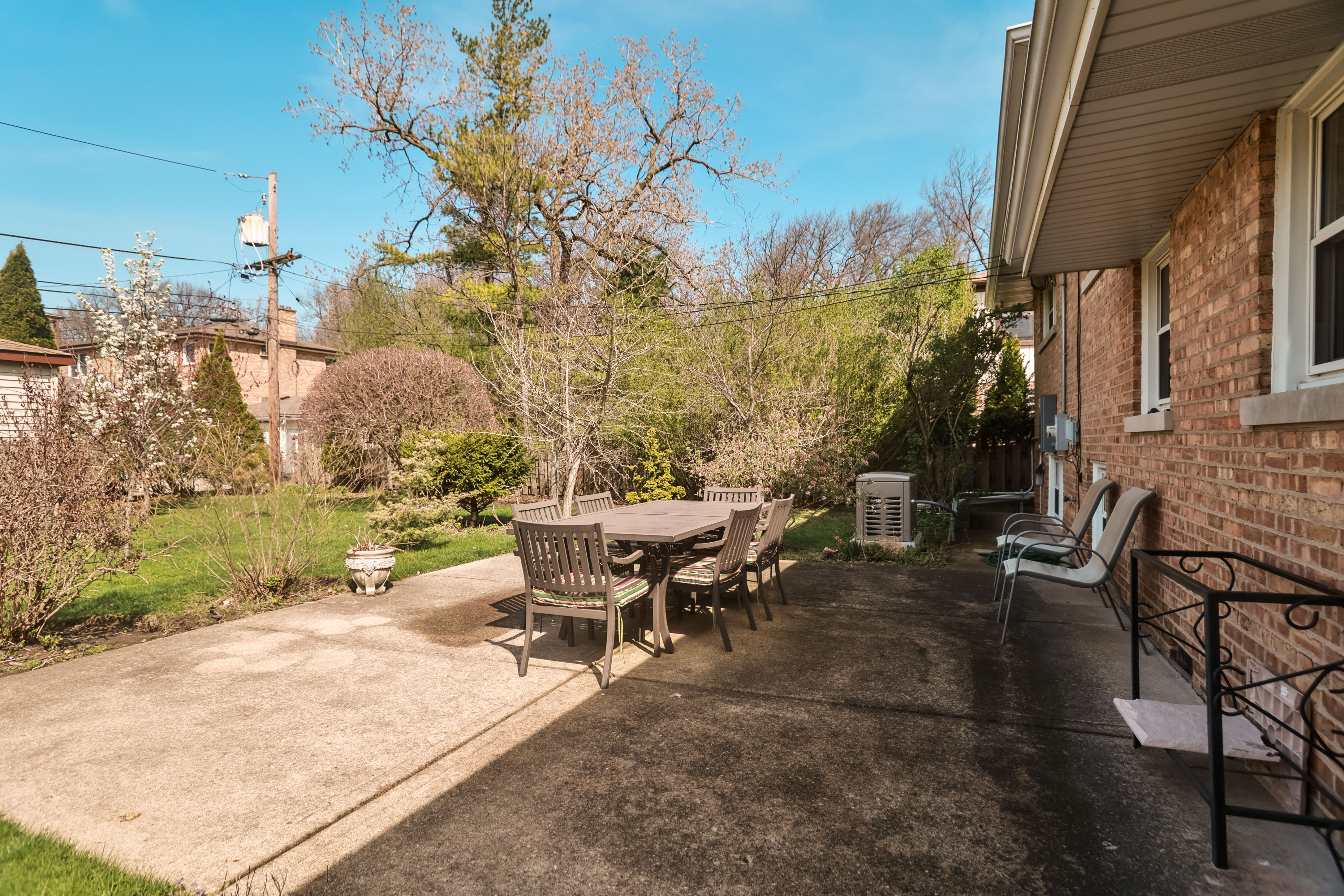  Split-level Home Offering Style, Space, and Modern Convenience - 物件實景