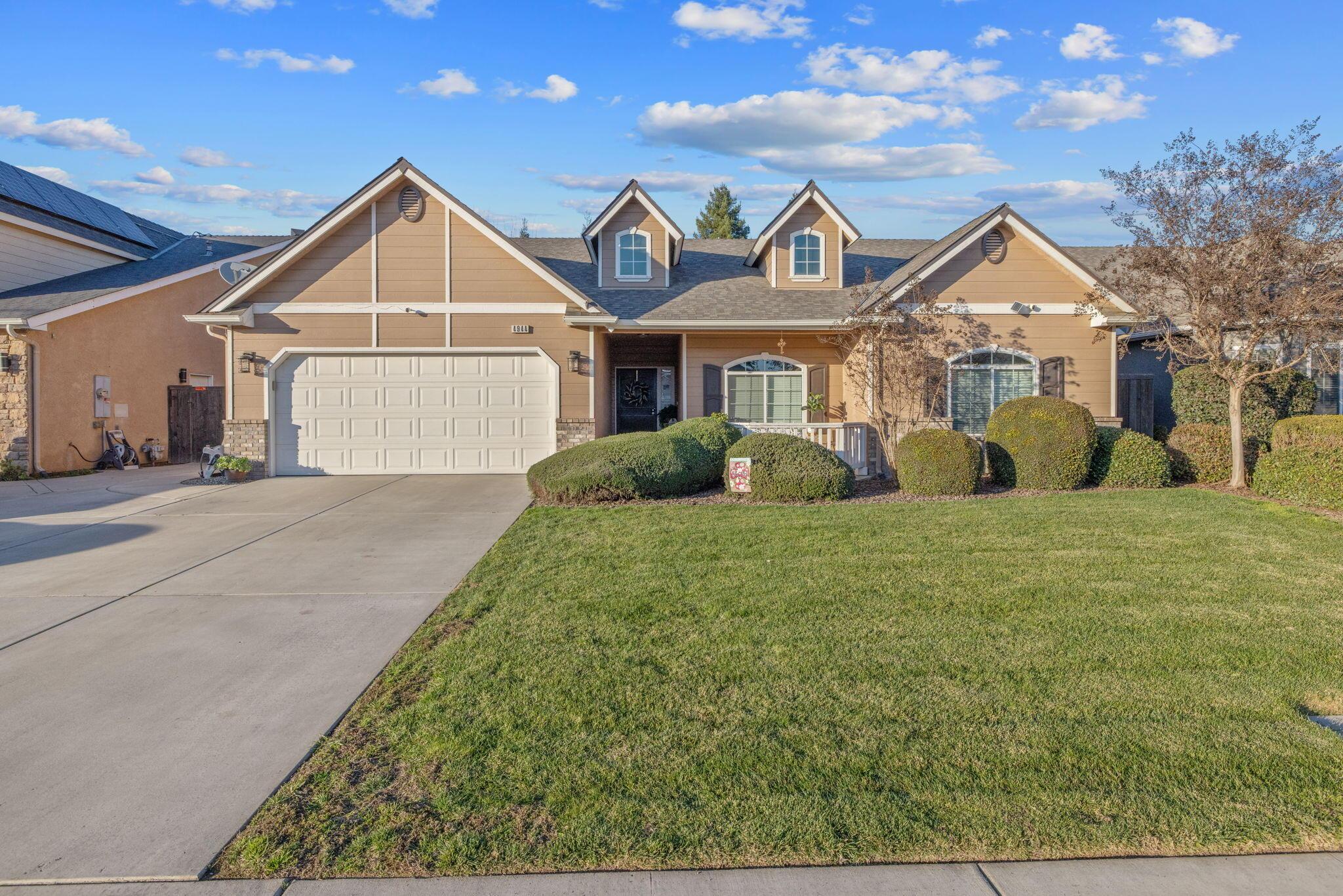 Visalia, California, 93291, United States, 3 Bedrooms Bedrooms, ,2 BathroomsBathrooms,Residential,For Sale,2013807