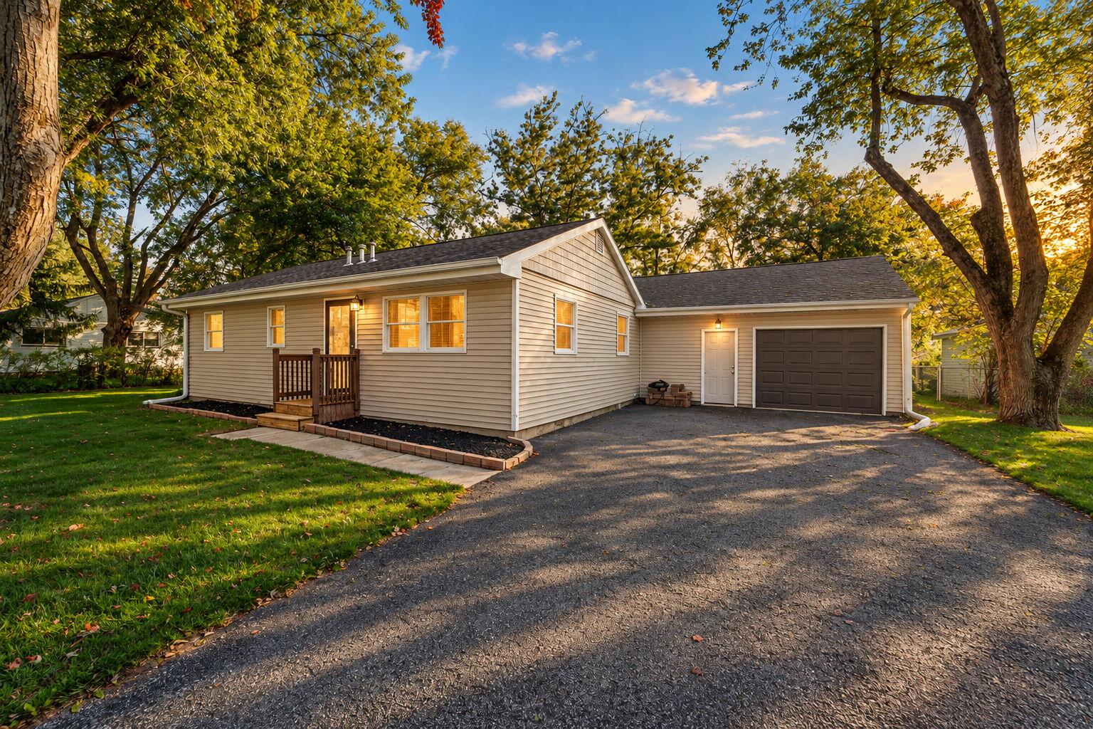 Smilax Ln, Valparaiso, IN 46383