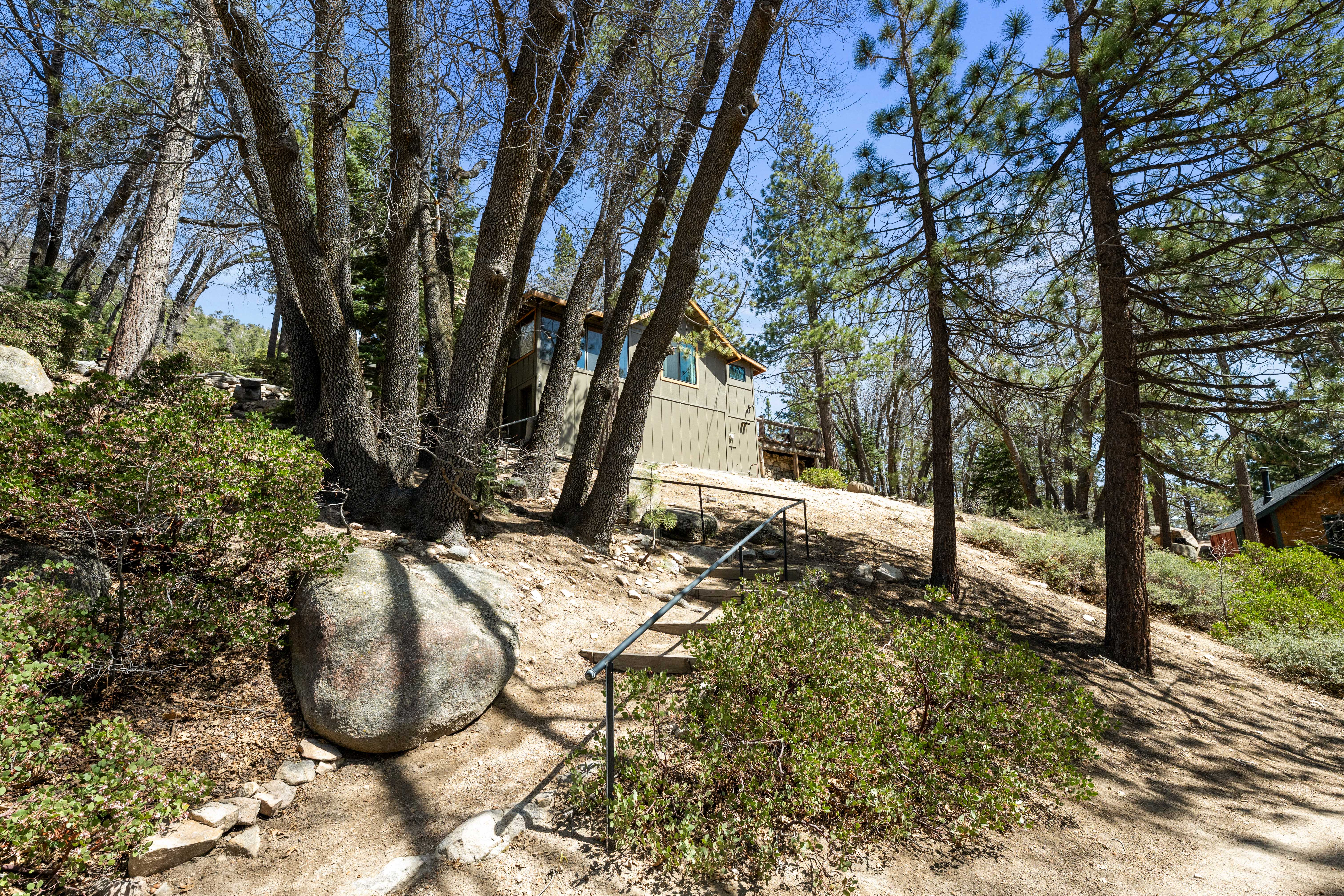  260 Nolan Trail, Fawnskin, CA 92333 - 物件實景