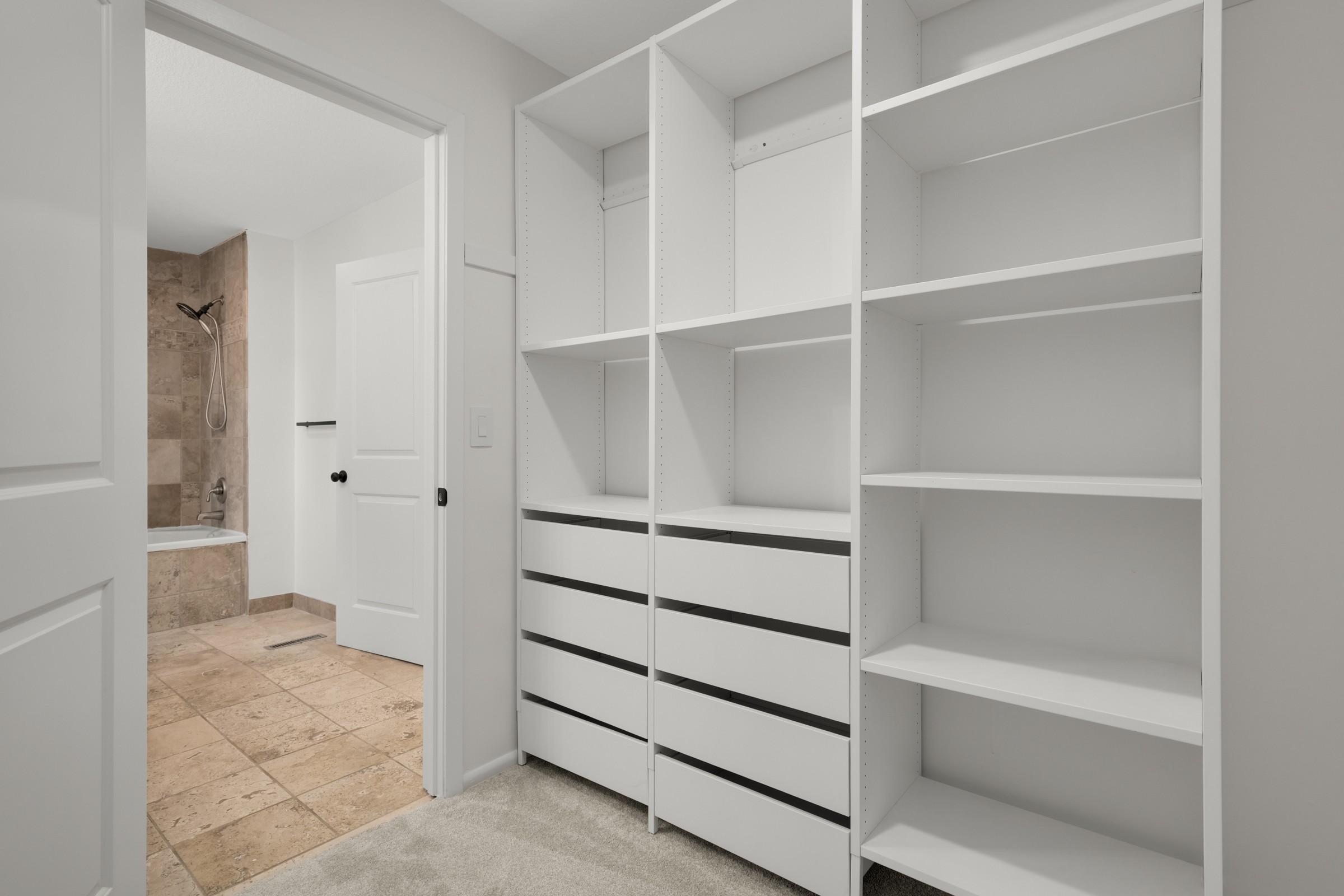  Renovated Beauty in Prime Bloomington - 物件實景