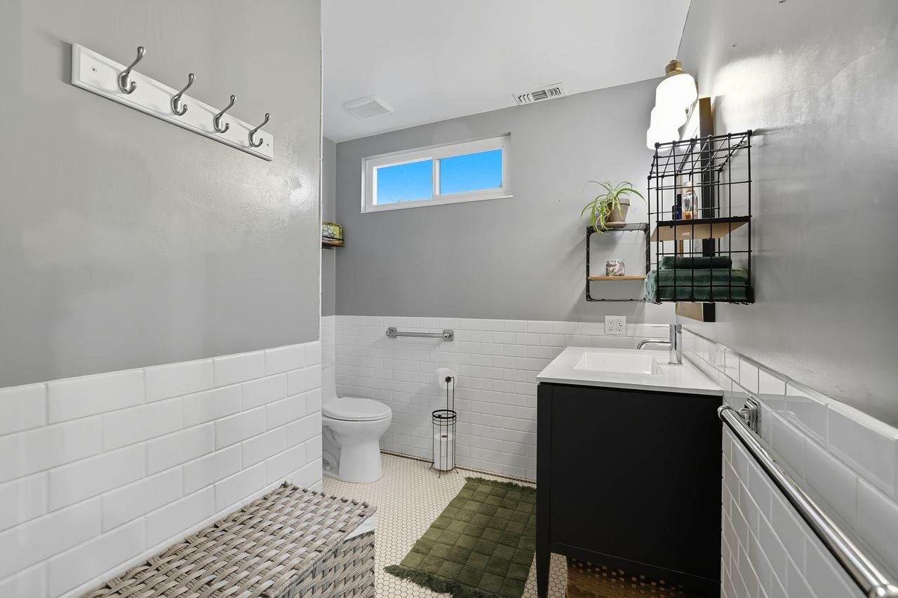 Sacramento, California, 95826, United States, 3 Bedrooms Bedrooms, ,2 BathroomsBathrooms,Residential,For Sale,1968720