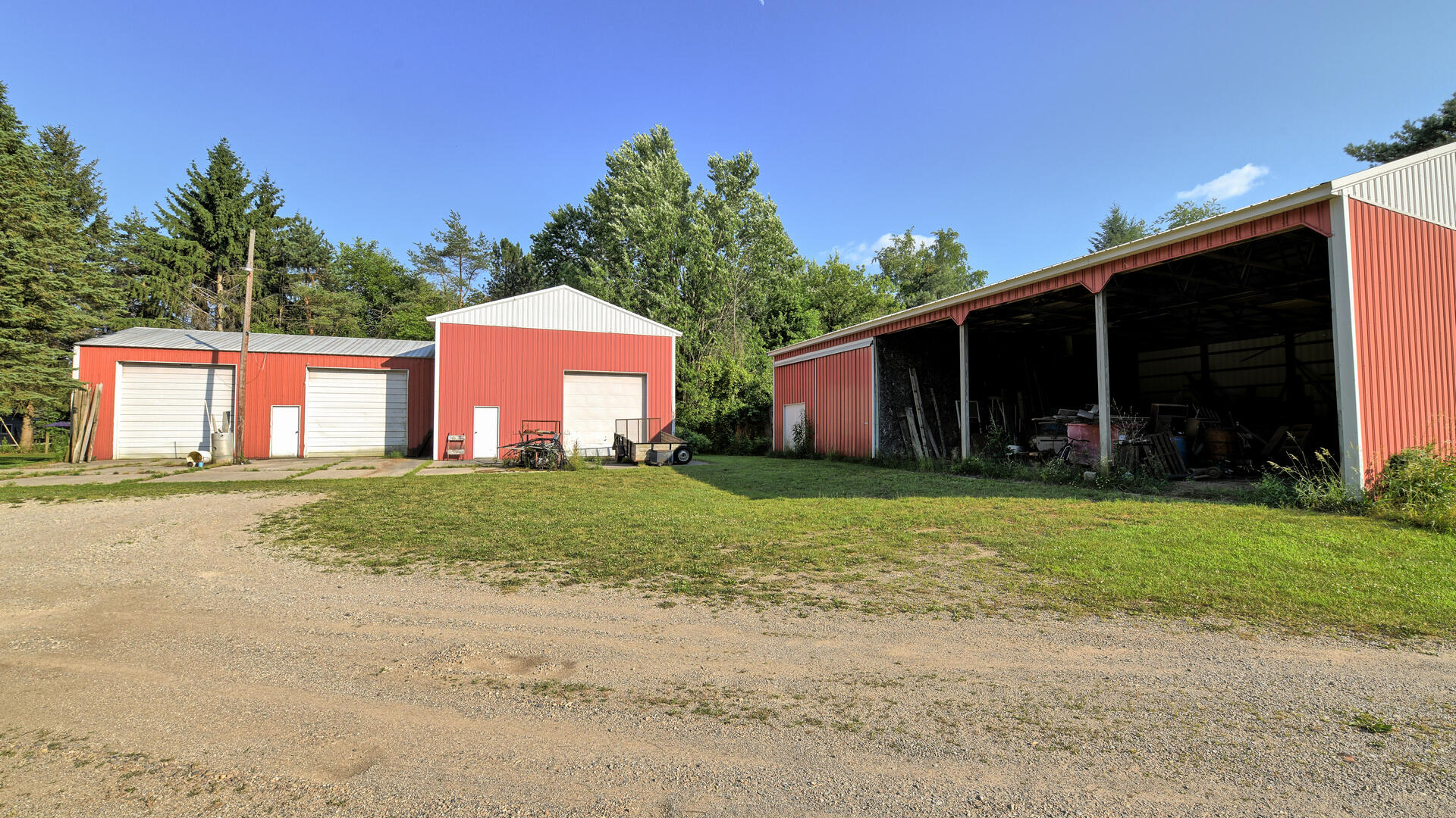 Portland, Michigan, 48875, United States, 5 Bedrooms Bedrooms, ,4 BathroomsBathrooms,Residential,For Sale,1928333