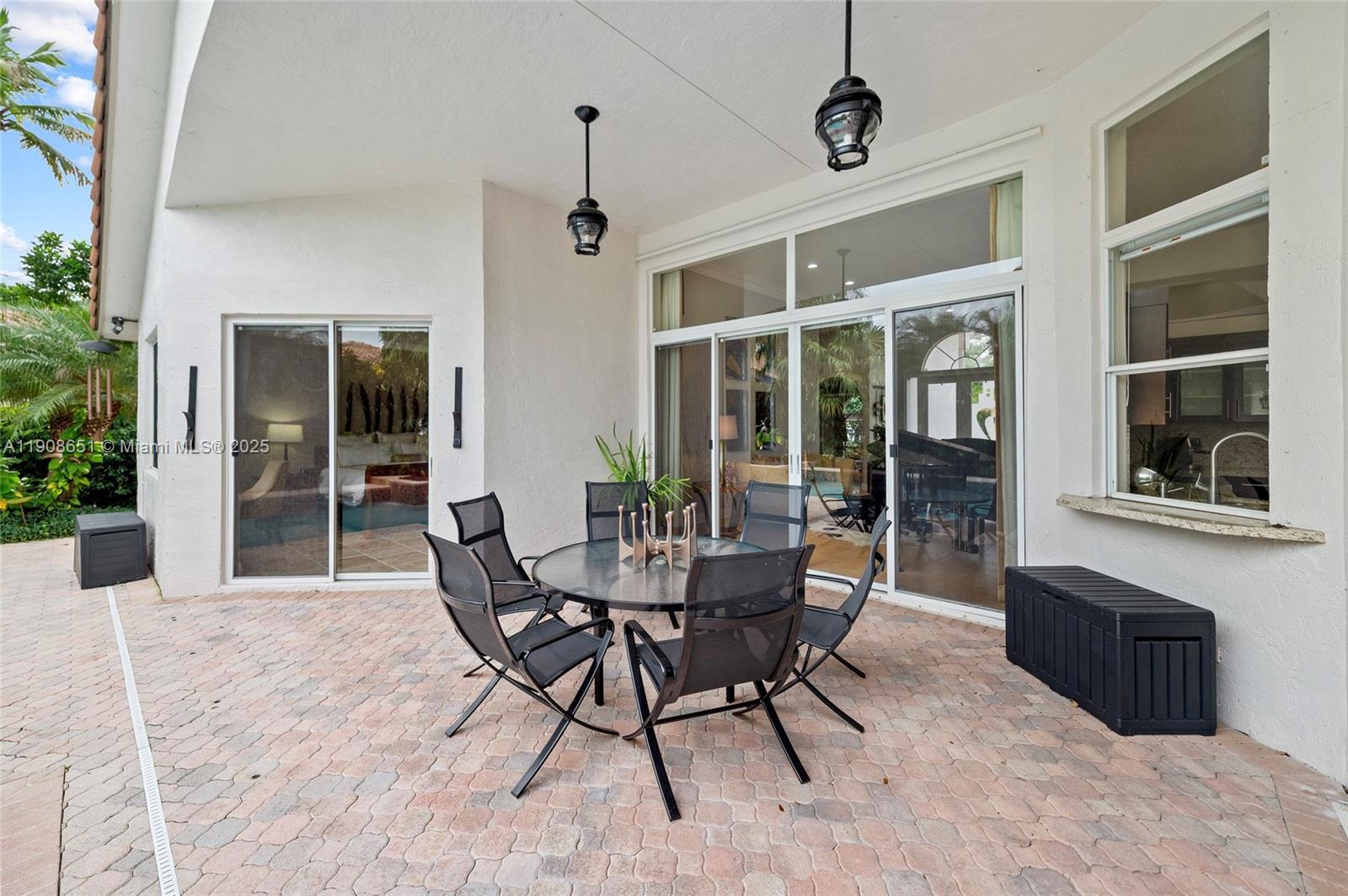 Weston, Florida, 33332, United States, 5 Bedrooms Bedrooms, ,4 BathroomsBathrooms,Residential,For Sale,1987743