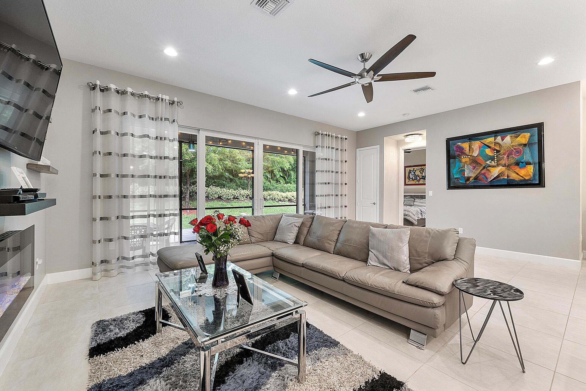Boynton Beach, Florida, 33473, United States, 2 Bedrooms Bedrooms, ,2 BathroomsBathrooms,Residential,For Sale,1900739