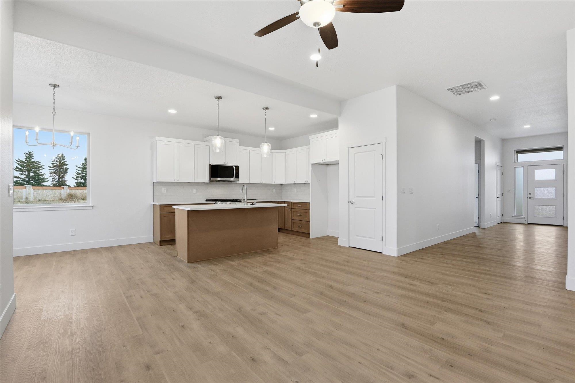 Deer Park, Washington, 99006, United States, 3 Bedrooms Bedrooms, ,2 BathroomsBathrooms,Residential,For Sale,1992798