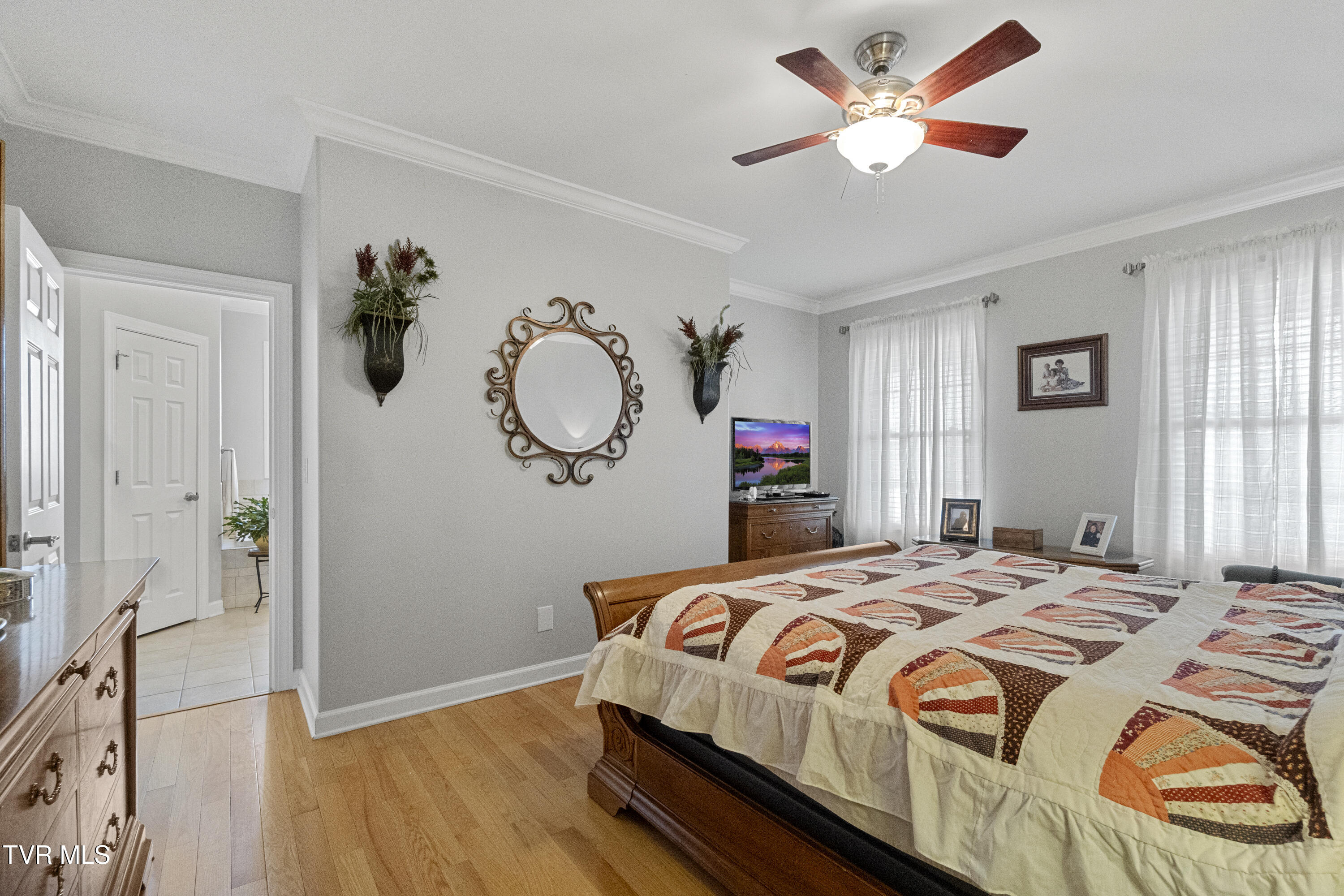 Greeneville, Tennessee, 37745, United States, 5 Bedrooms Bedrooms, ,5 BathroomsBathrooms,Residential,For Sale,2012581