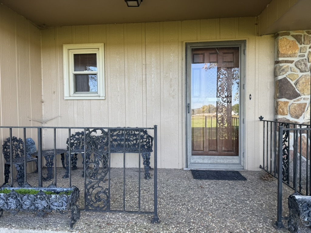 Pierce City, Missouri, 65723, United States, 2 Bedrooms Bedrooms, ,2 BathroomsBathrooms,Residential,For Sale,1987385