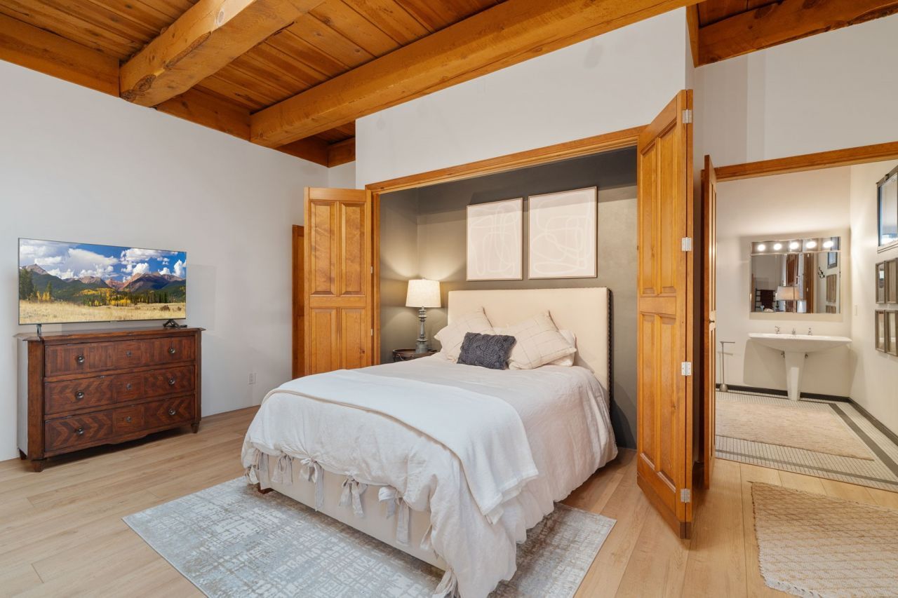 Santa Fe, New Mexico, 87501, United States, ,1 BathroomBathrooms,Residential,For Sale,1926126