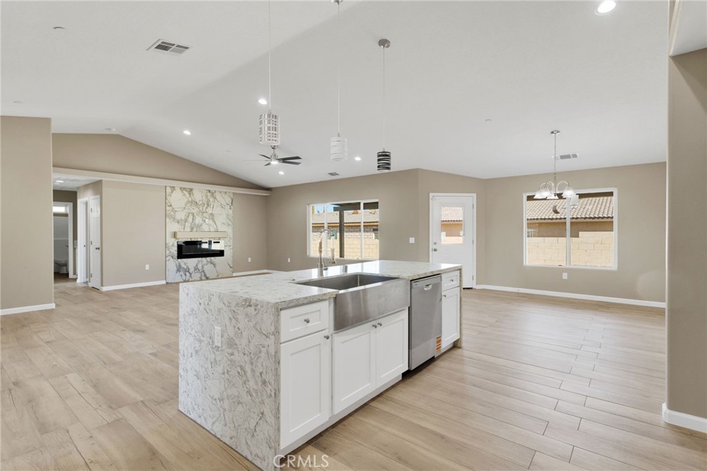 Hesperia, California, 92345, United States, 4 Bedrooms Bedrooms, ,3 BathroomsBathrooms,Residential,For Sale,1989445