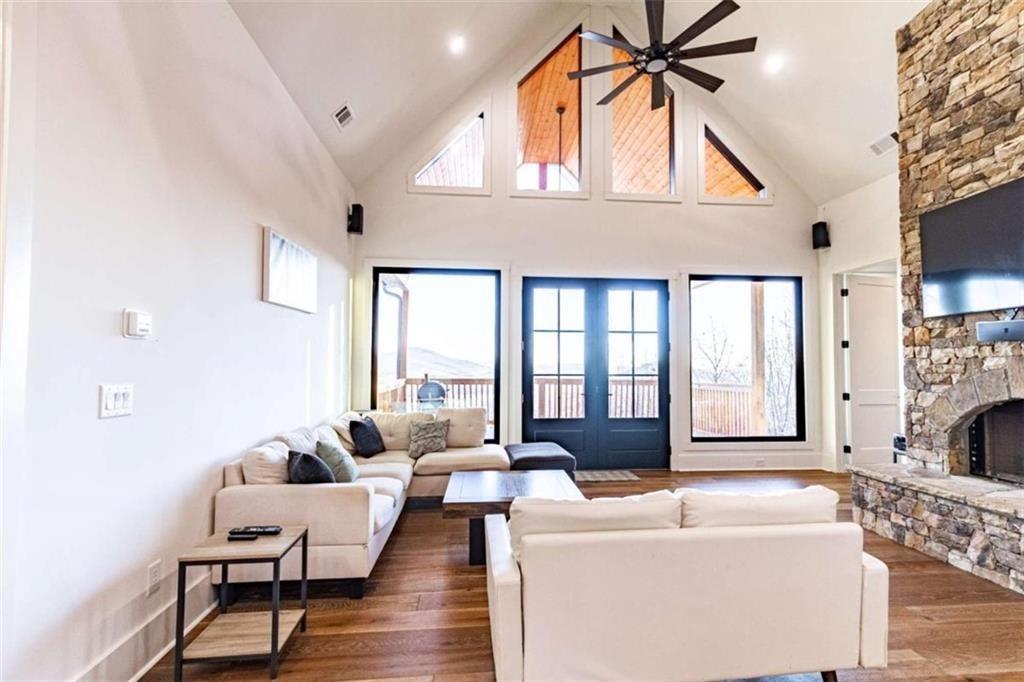 Cleveland, Georgia, 30528, United States, 3 Bedrooms Bedrooms, ,2 BathroomsBathrooms,Residential,For Sale,1928756