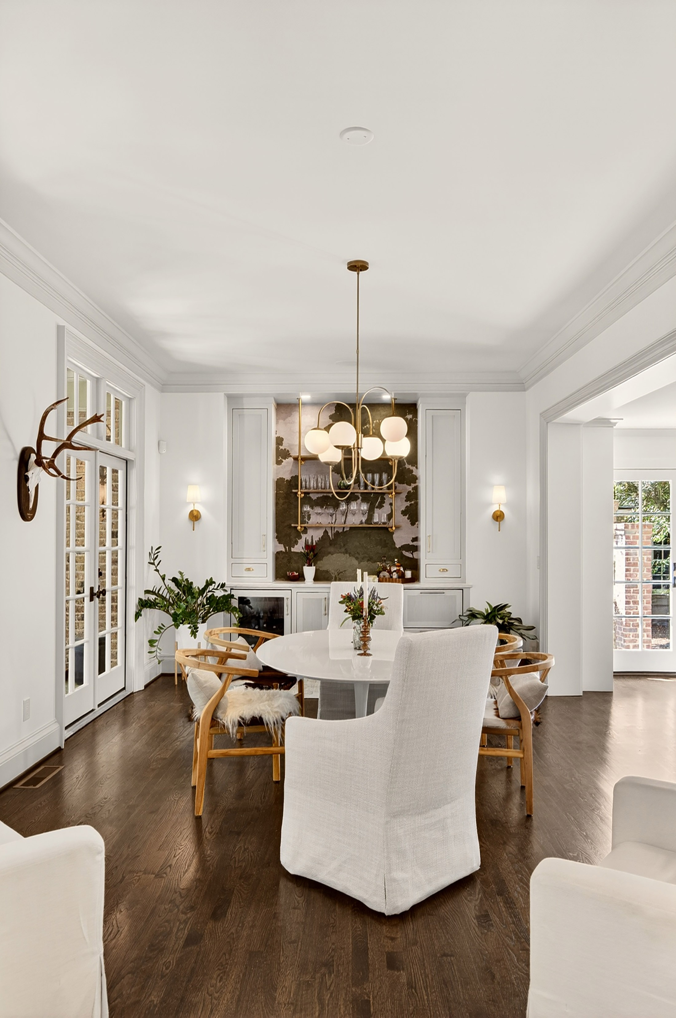  Exceptional Estate with Pool Nestled on 2+/- Private Acres Near Chastain Park - 物件實景