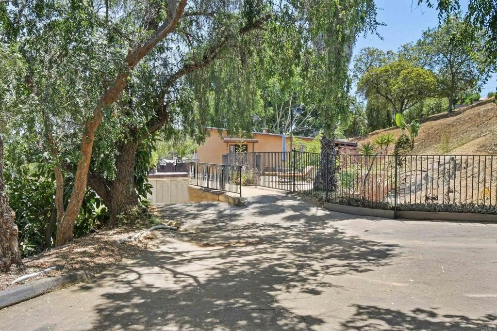 Spring Valley, California, 91977, United States, 2 Bedrooms Bedrooms, ,1 BathroomBathrooms,Residential,For Sale,1877112