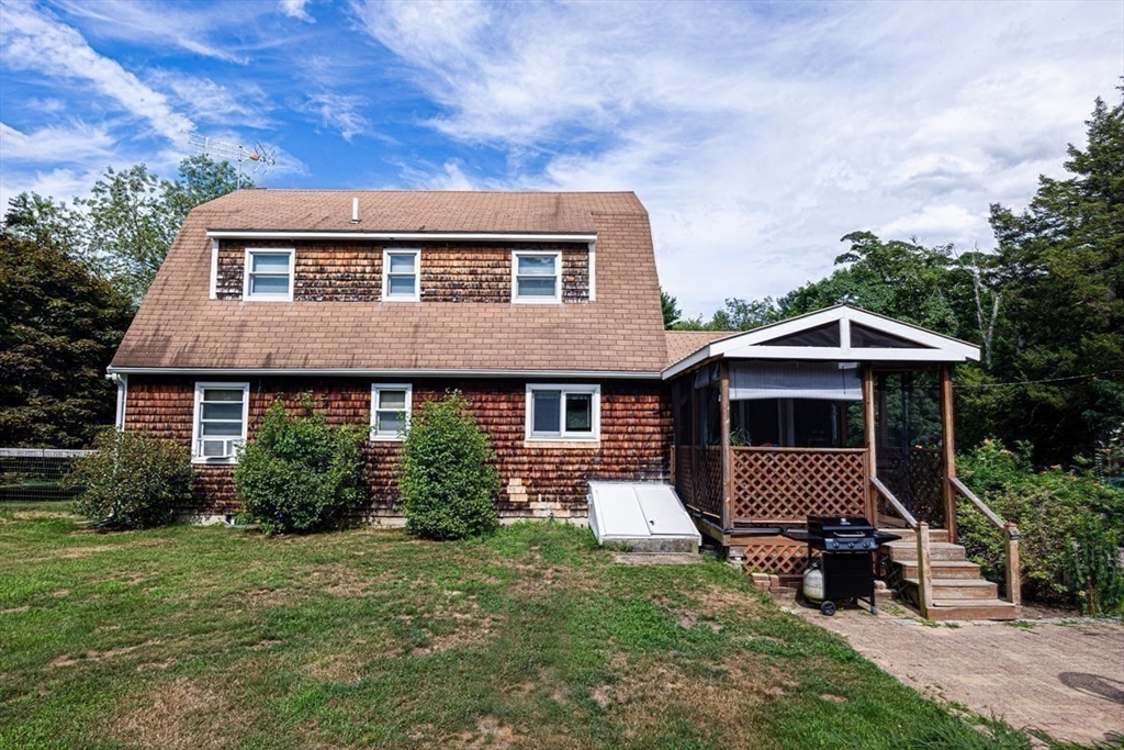 Rochester, Massachusetts, 02770, United States, 3 Bedrooms Bedrooms, ,2 BathroomsBathrooms,Residential,For Sale,1902514