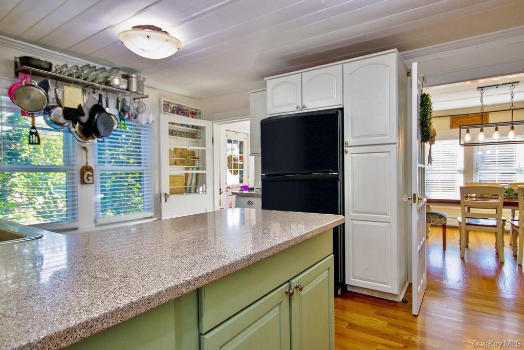 Garnerville, New York, 10923, United States, 3 Bedrooms Bedrooms, ,2 BathroomsBathrooms,Residential,For Sale,1974386