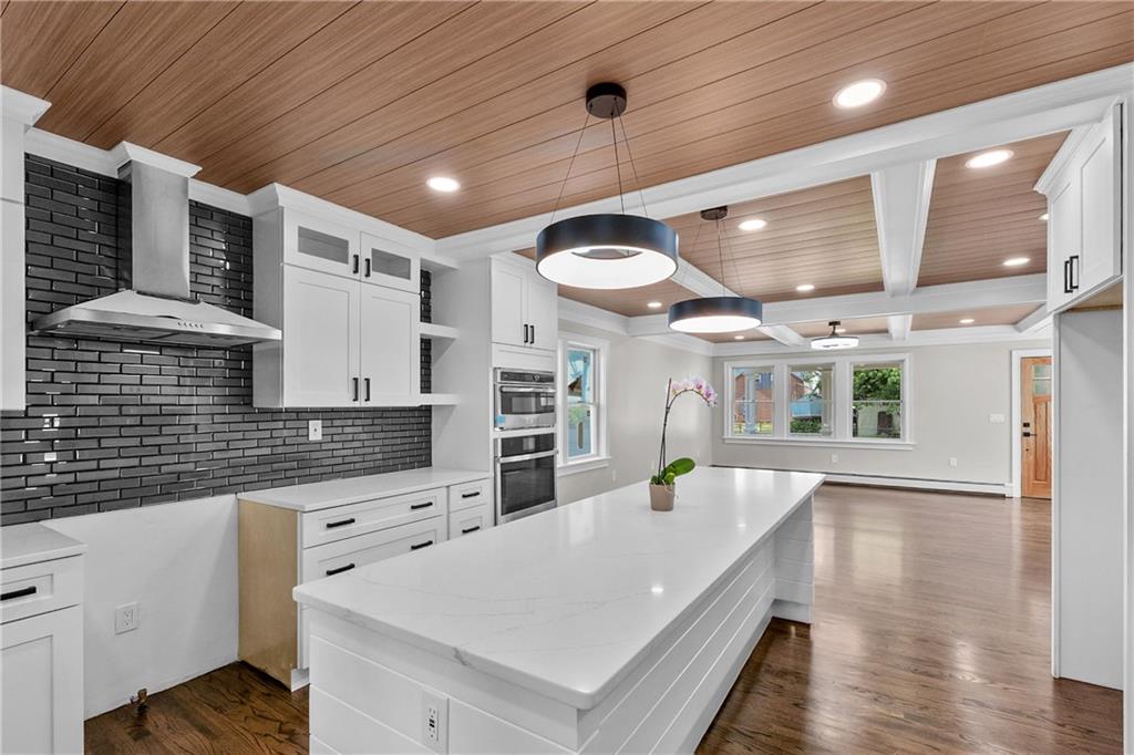 Warwick, Rhode Island, 02889, United States, 3 Bedrooms Bedrooms, ,2 BathroomsBathrooms,Residential,For Sale,1937520
