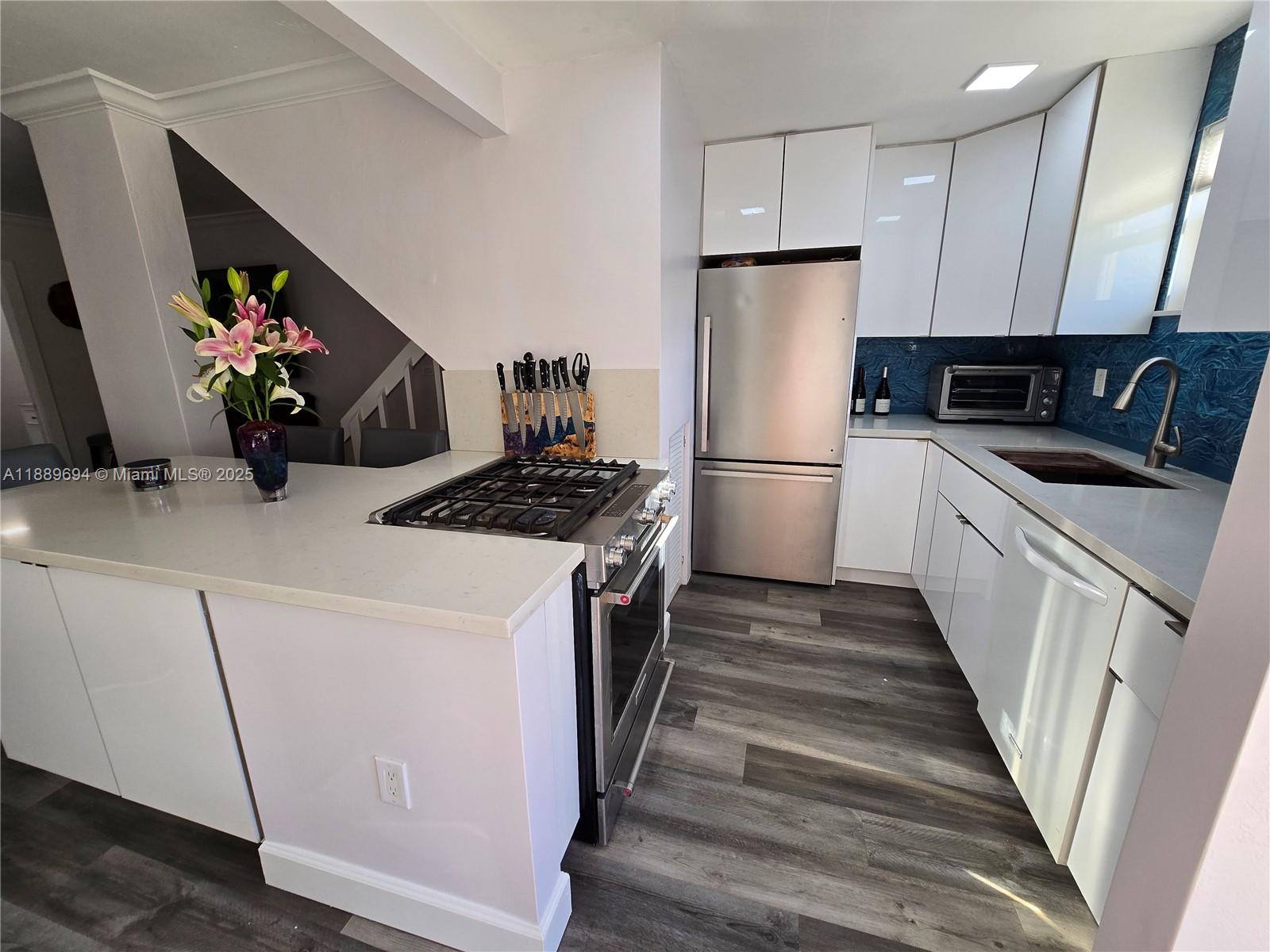 Miami, Florida, 33173, United States, 2 Bedrooms Bedrooms, ,3 BathroomsBathrooms,Residential,For Sale,1970531