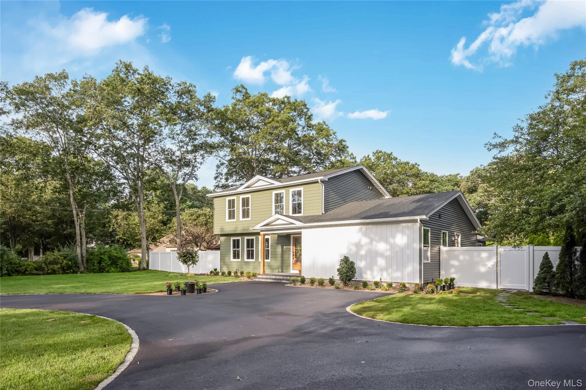 Miller Place, New York, 11764, United States, 4 Bedrooms Bedrooms, ,4 BathroomsBathrooms,Residential,For Sale,1902062