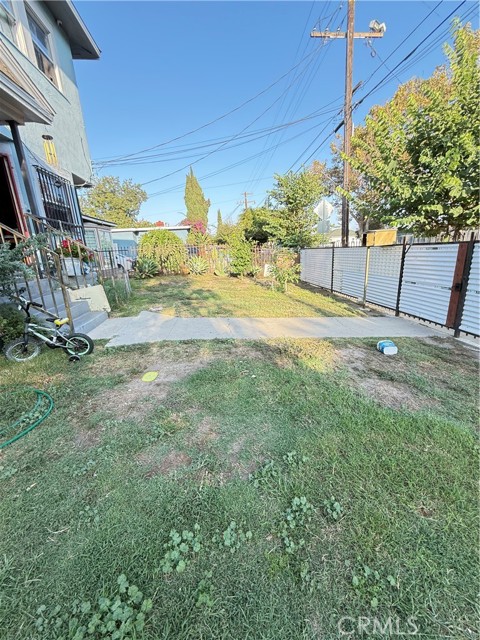 Los Angeles, California, 90059, United States, 7 Bedrooms Bedrooms, ,Residential,For Sale,1975927