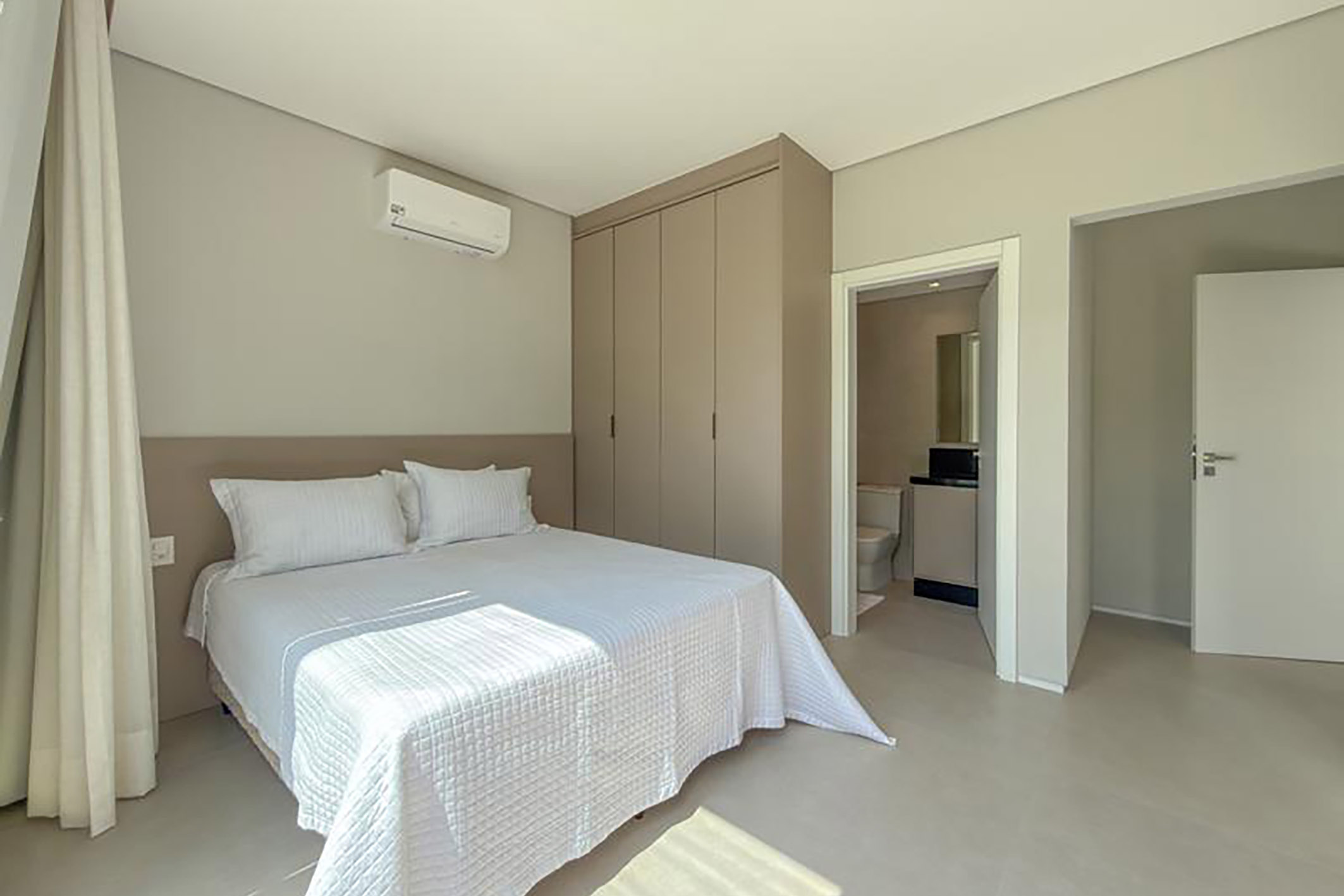  Contemporary residence with six suites in Frade Green, Angra dos Reis - 物件實景