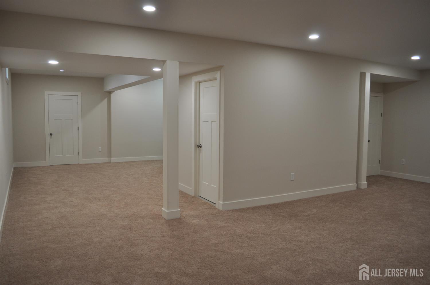 Woodbridge, New Jersey, 07095, United States, 4 Bedrooms Bedrooms, ,4 BathroomsBathrooms,Residential,For Sale,1920305