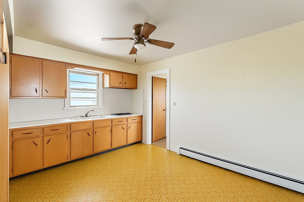 Floral Park, New York, 11001, United States, 3 Bedrooms Bedrooms, ,3 BathroomsBathrooms,Residential,For Sale,1928603