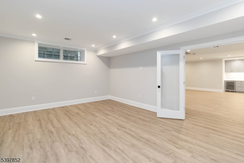 Chatham Twp., New Jersey, 07928, United States, 7 Bedrooms Bedrooms, ,8 BathroomsBathrooms,Residential,For Sale,1995947