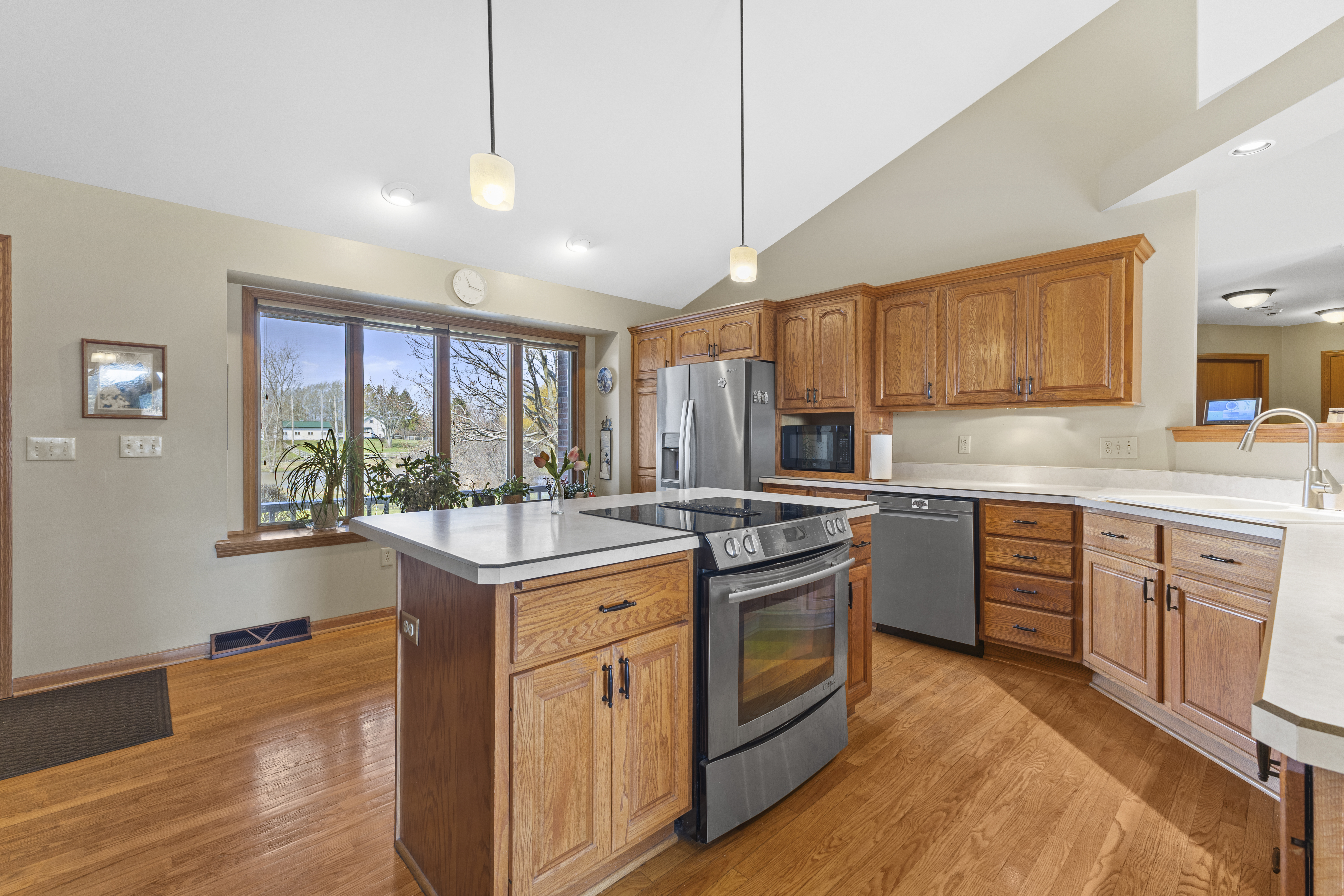  tranquil 3-acre homestead in union  grove - 物件實景