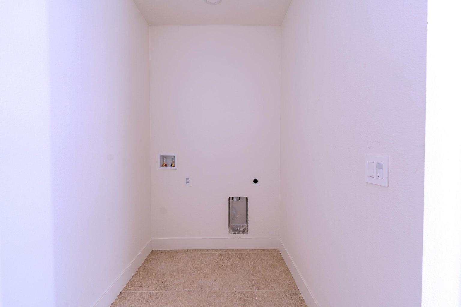 Desert Hot Springs, California, 92240, United States, 3 Bedrooms Bedrooms, ,3 BathroomsBathrooms,Residential,For Sale,2006108