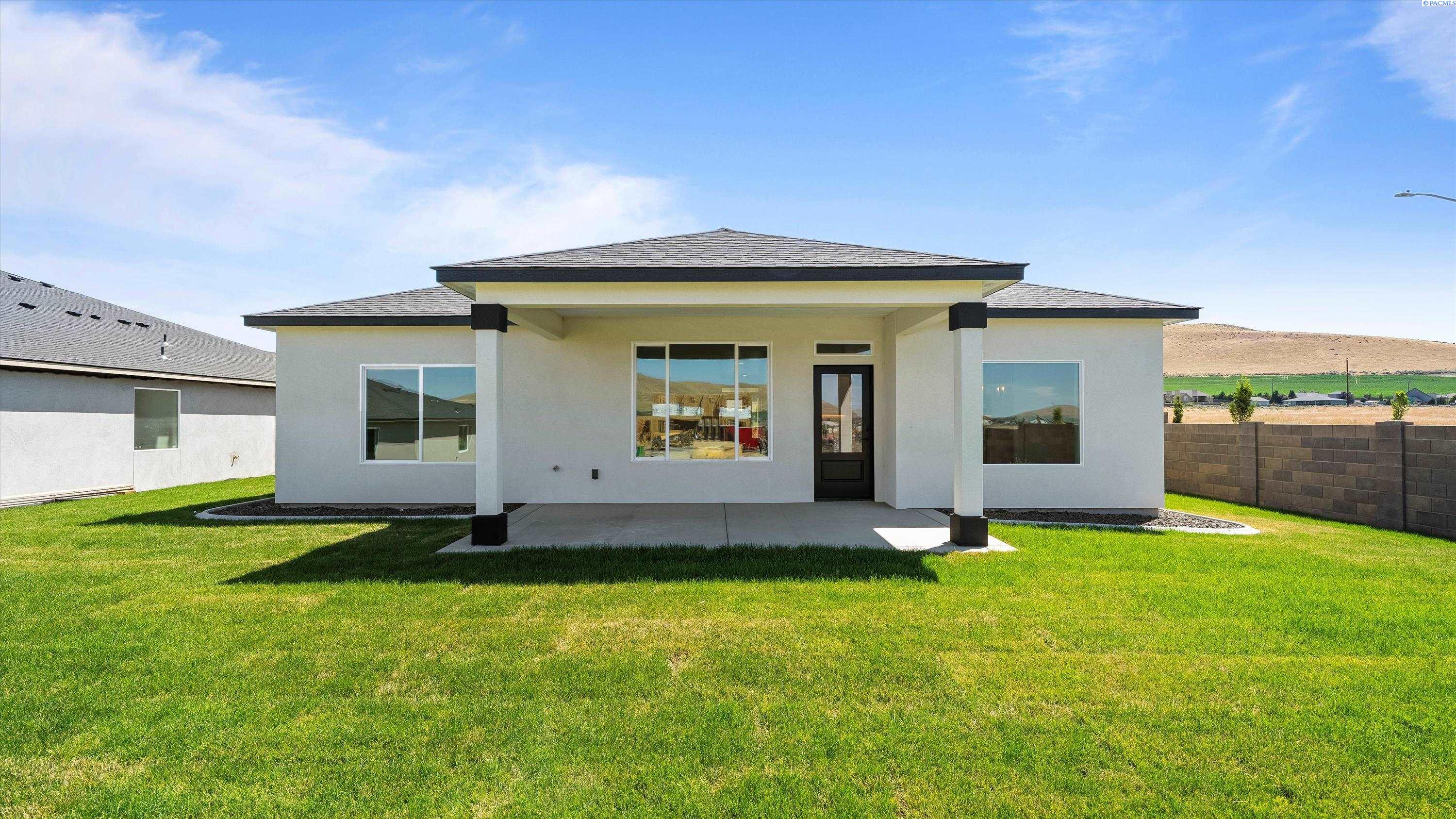 Richland, Washington, 99352, United States, 3 Bedrooms Bedrooms, ,2 BathroomsBathrooms,Residential,For Sale,1883404