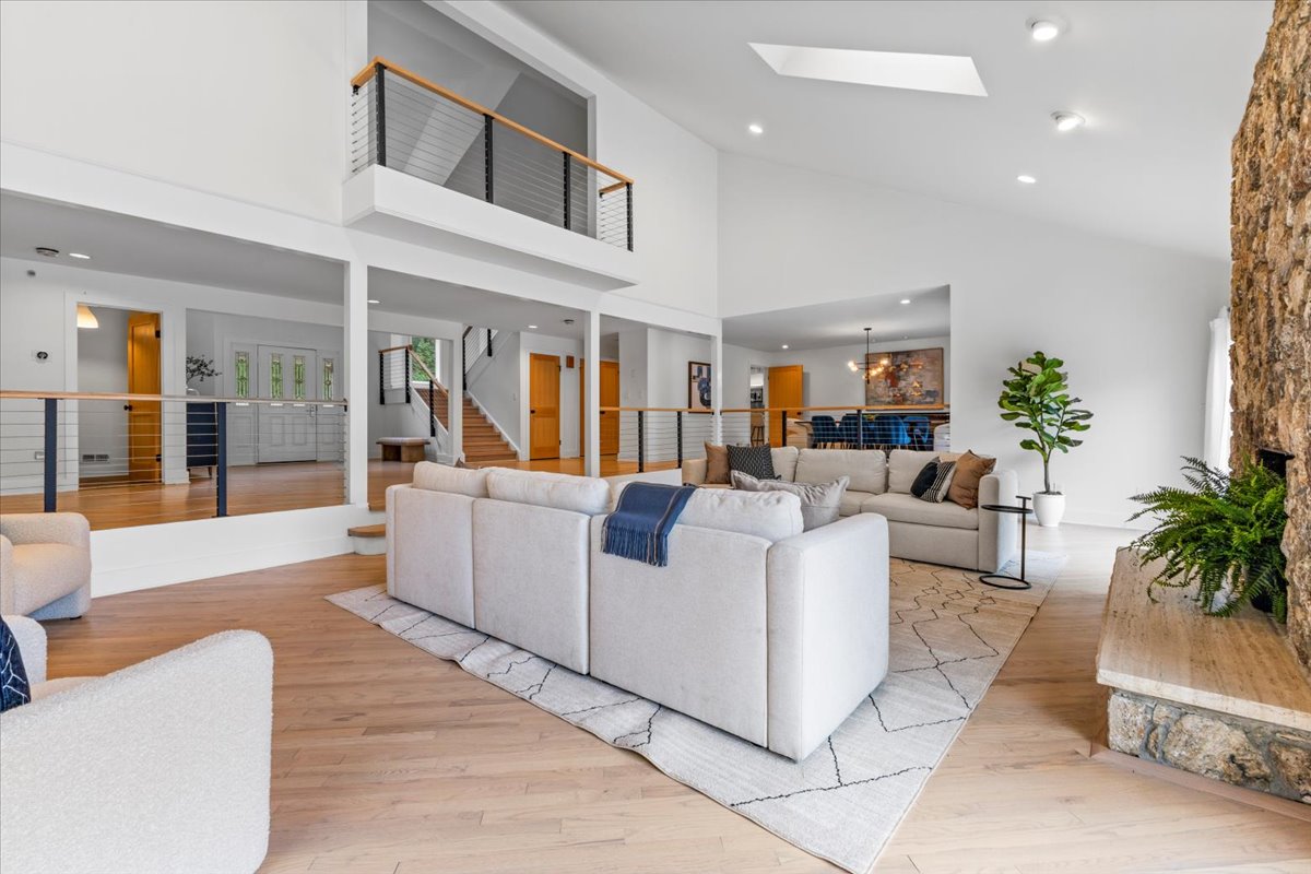 Bernardsville, New Jersey, 07924, United States, 5 Bedrooms Bedrooms, ,6 BathroomsBathrooms,Residential,For Sale,1981424