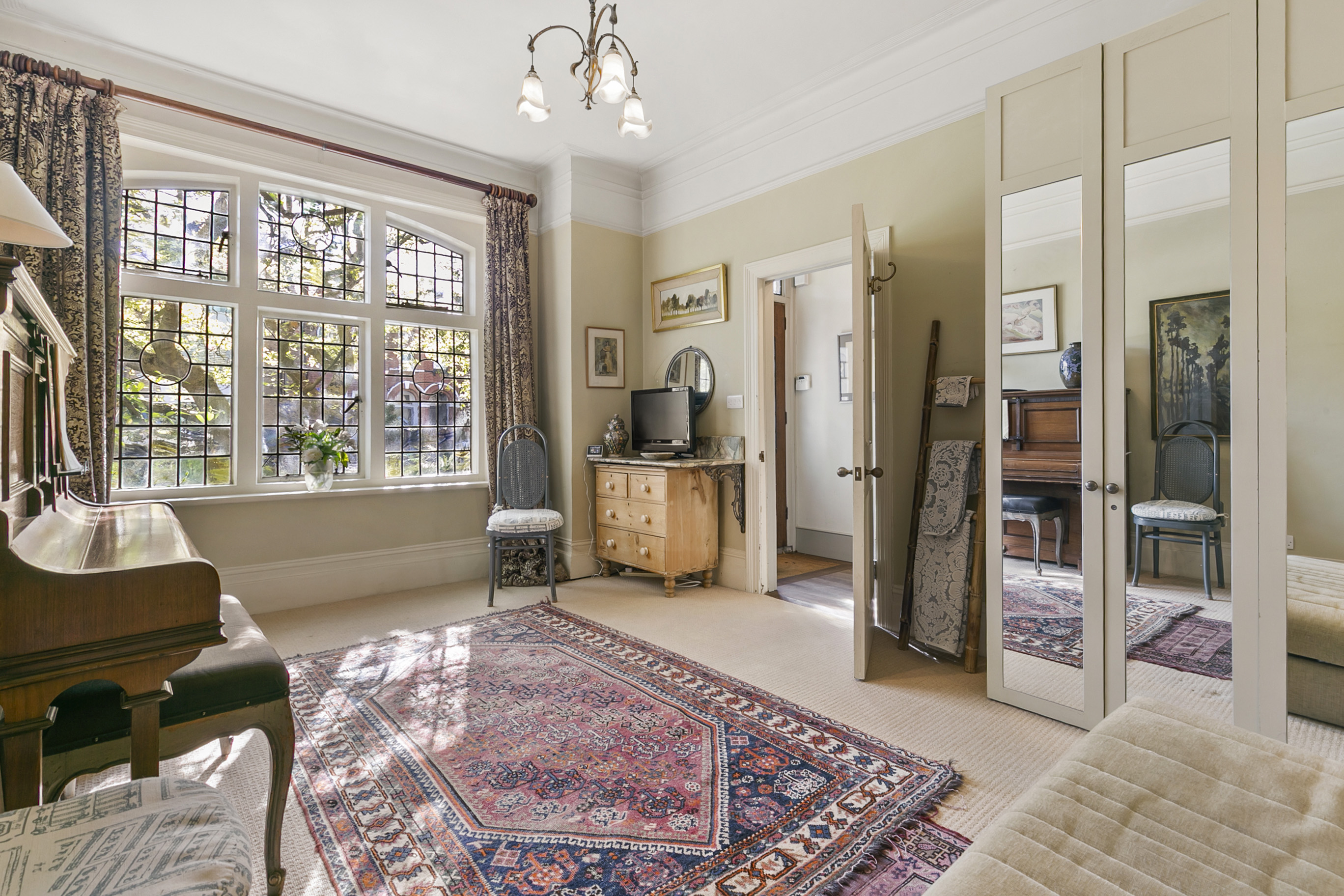  A Rare Riverfront House on Deodar Road - 物件實景