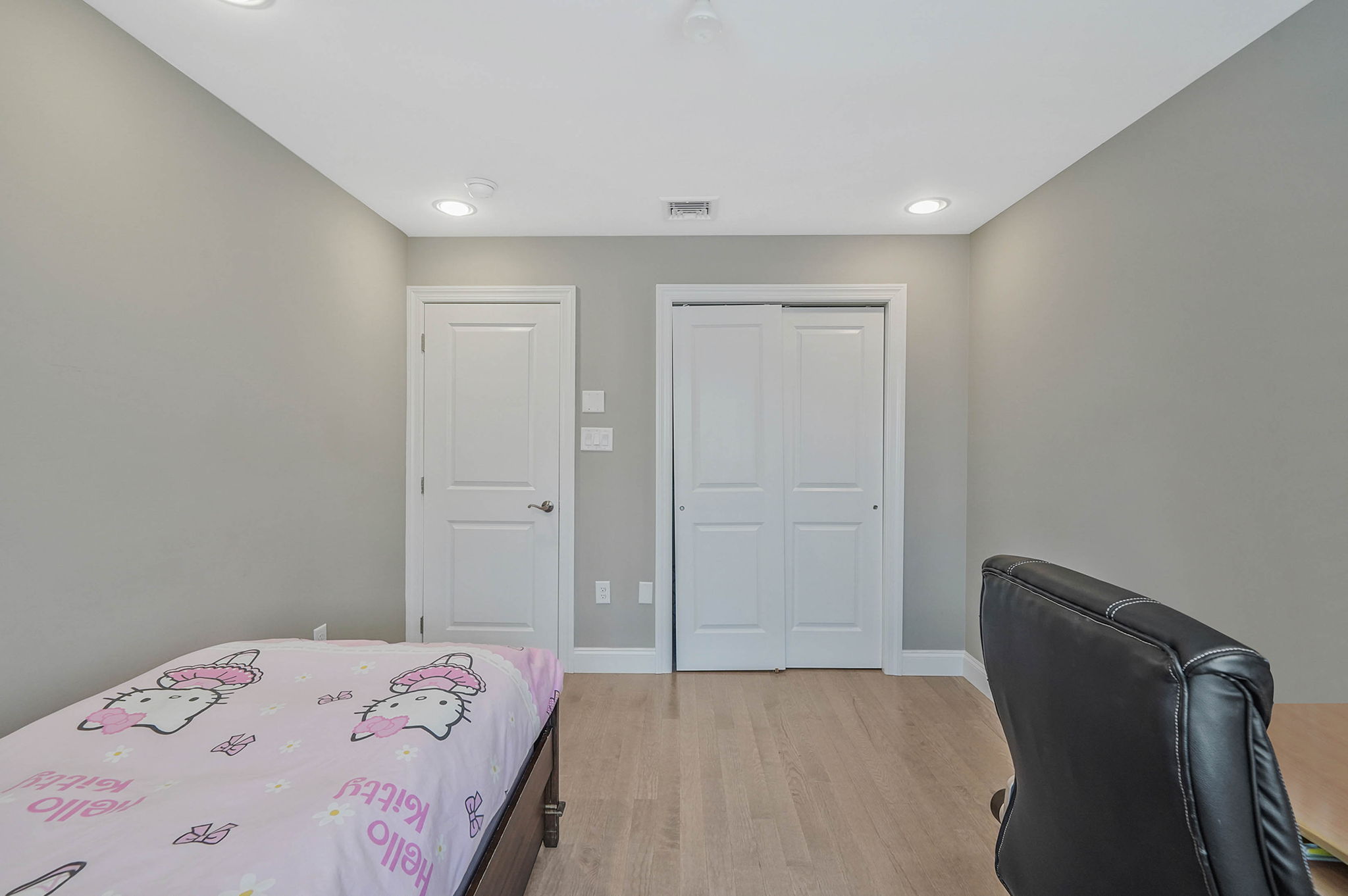 Cedarhurst, New York, 11516, United States, 5 Bedrooms Bedrooms, ,5 BathroomsBathrooms,Residential,For Sale,1851144