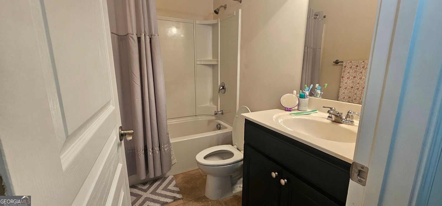 Cumming, Georgia, 30040, United States, 5 Bedrooms Bedrooms, ,5 BathroomsBathrooms,Residential,For Sale,1922351