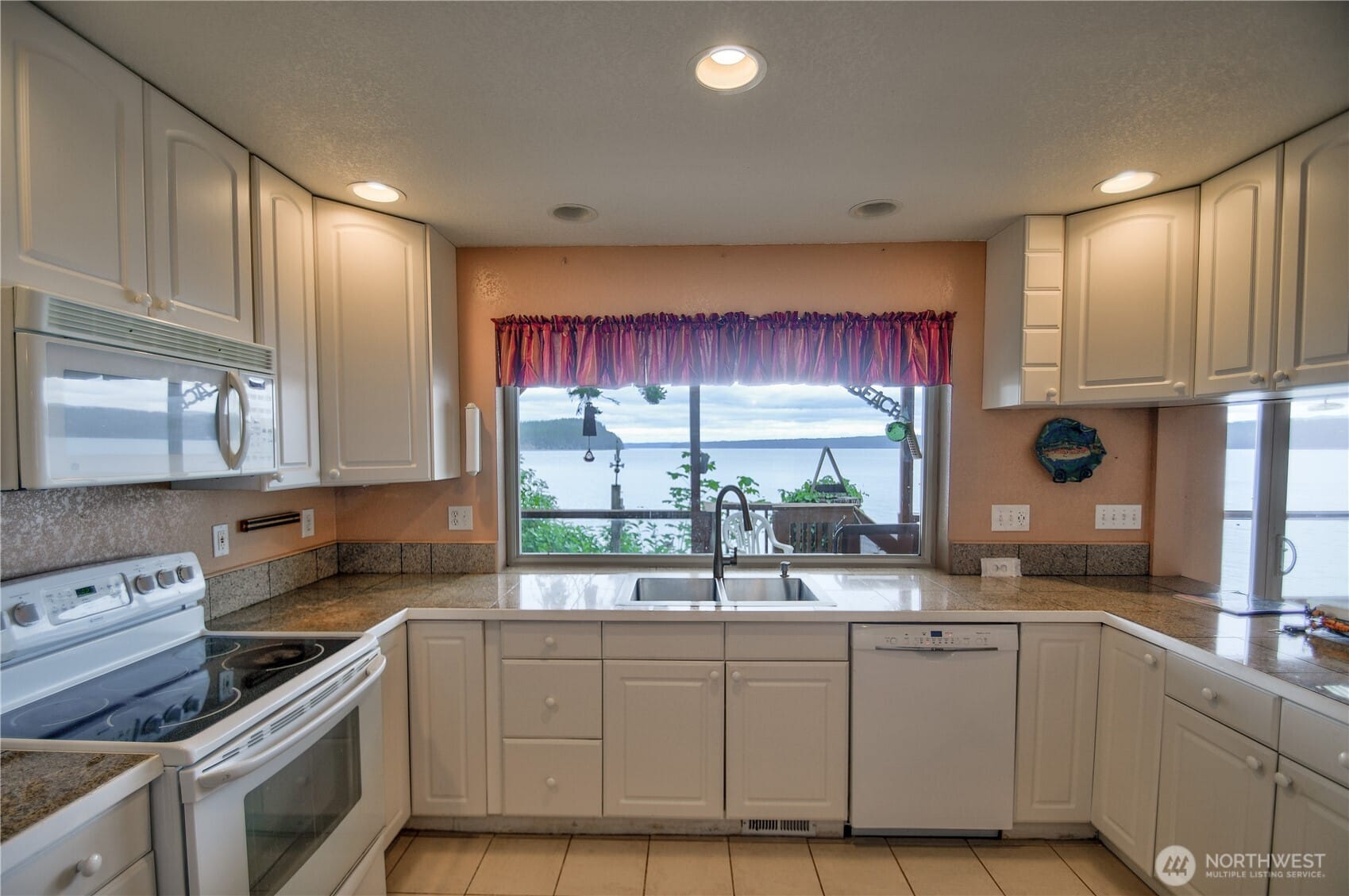 Brinnon, Washington, 98320, United States, 2 Bedrooms Bedrooms, ,Residential,For Sale,1771053