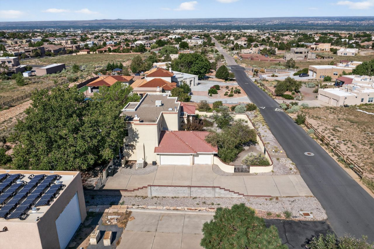 Albuquerque, New Mexico, 87122, United States, 5 Bedrooms Bedrooms, ,5 BathroomsBathrooms,Residential,For Sale,1933221