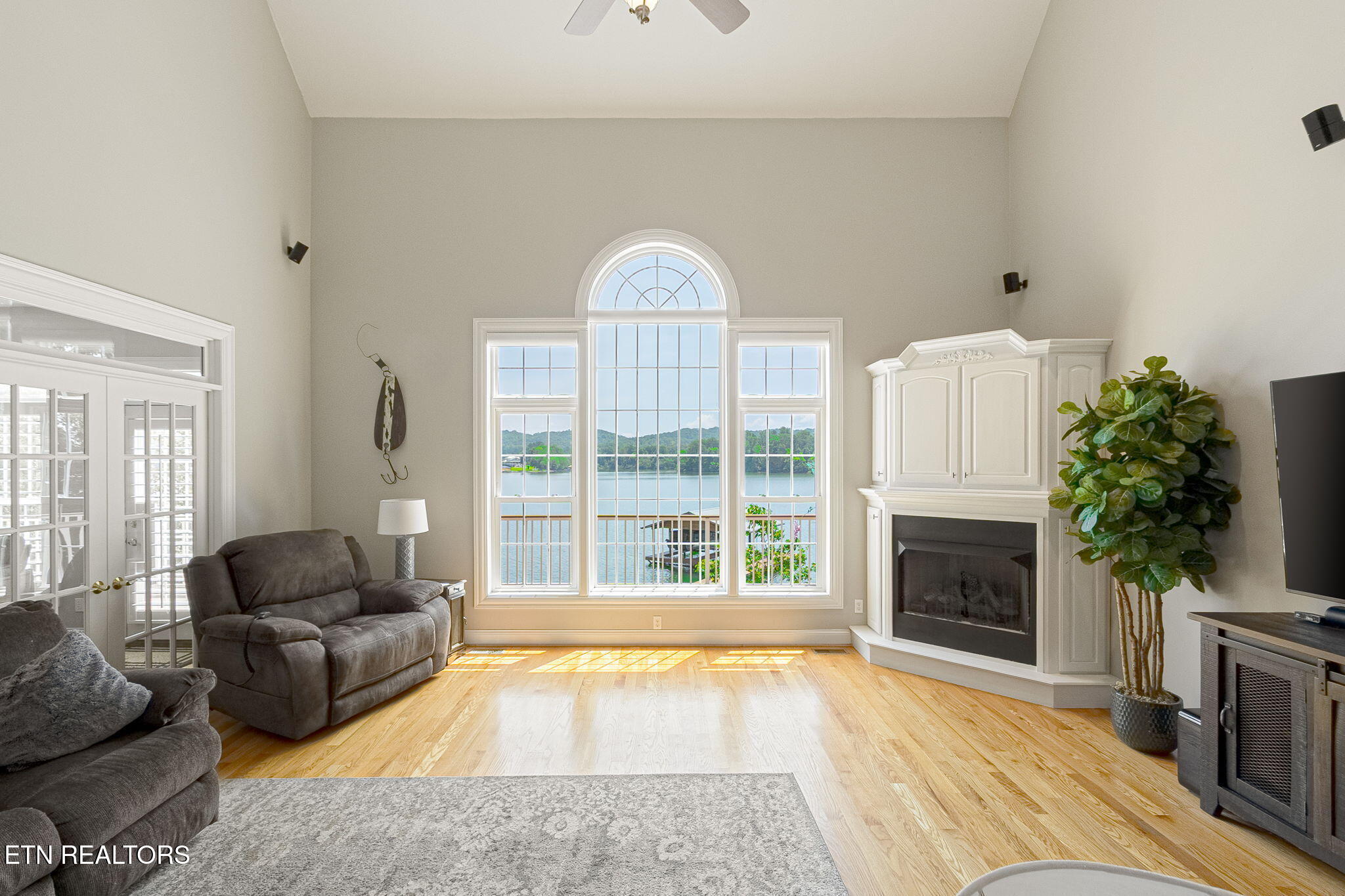 Spring City, Tennessee, 37381, United States, 3 Bedrooms Bedrooms, ,5 BathroomsBathrooms,Residential,For Sale,1900794