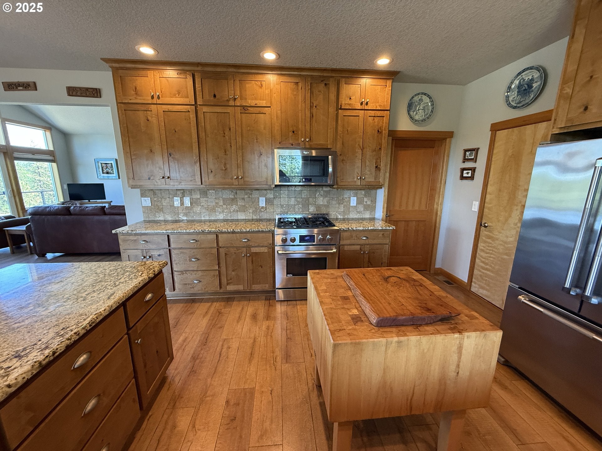 Goldendale, Washington, 98620, United States, 2 Bedrooms Bedrooms, ,2 BathroomsBathrooms,Residential,For Sale,1906644