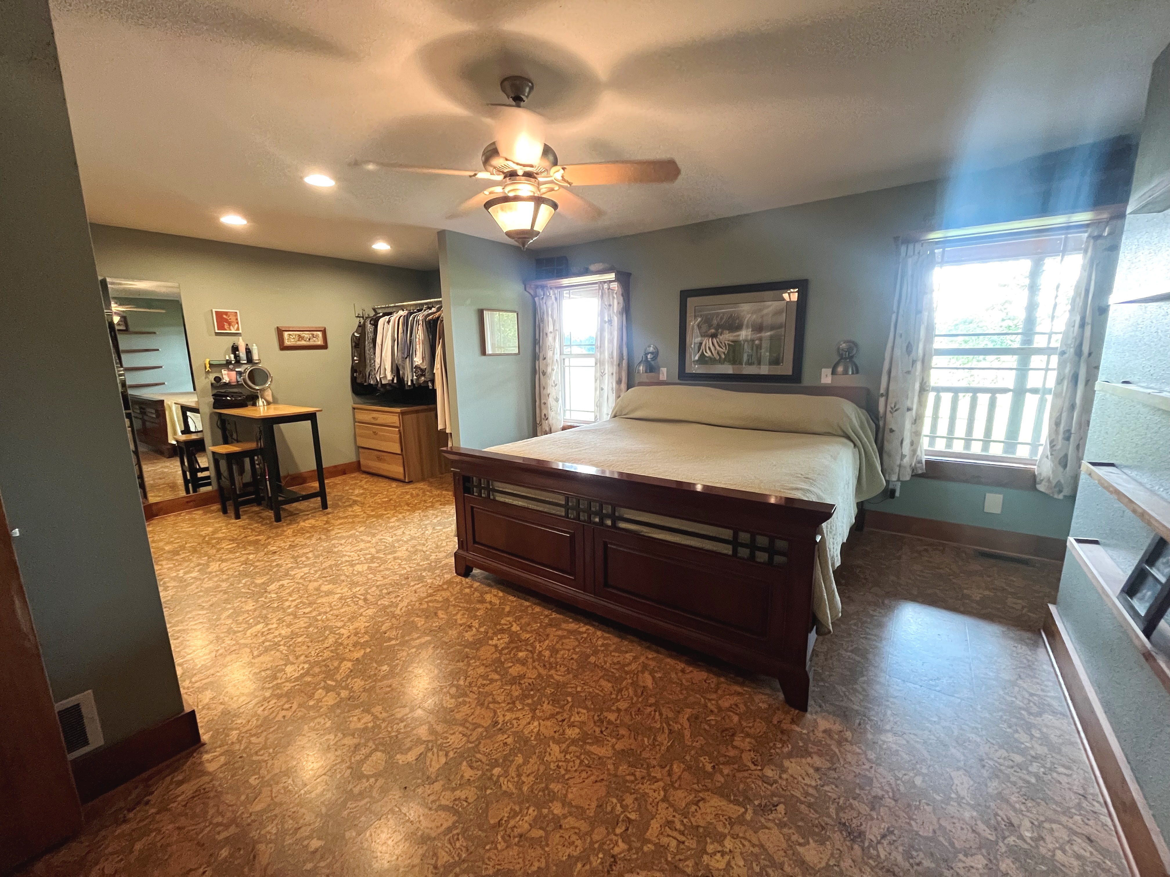 Chillicothe, Missouri, 64601, United States, 3 Bedrooms Bedrooms, ,3 BathroomsBathrooms,Residential,For Sale,1924445