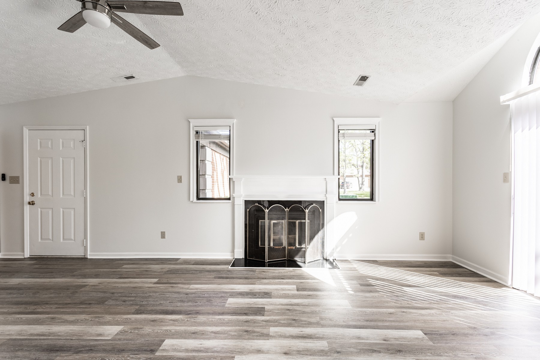  Beautiful Three Bedroom Home in Washington Township - 物件實景