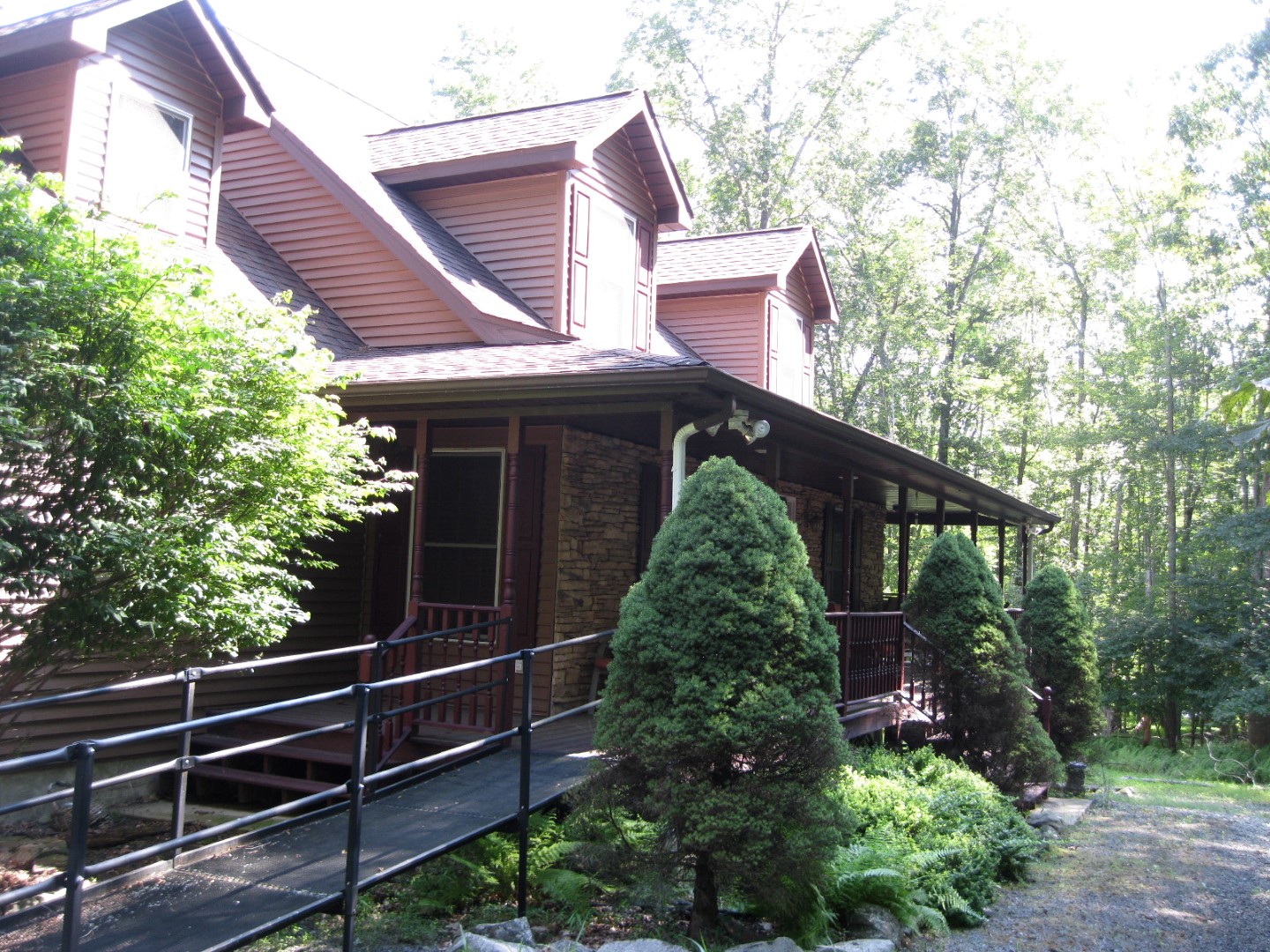 Hawley, Pennsylvania, 18428, United States, 4 Bedrooms Bedrooms, ,4 BathroomsBathrooms,Residential,For Sale,1907395