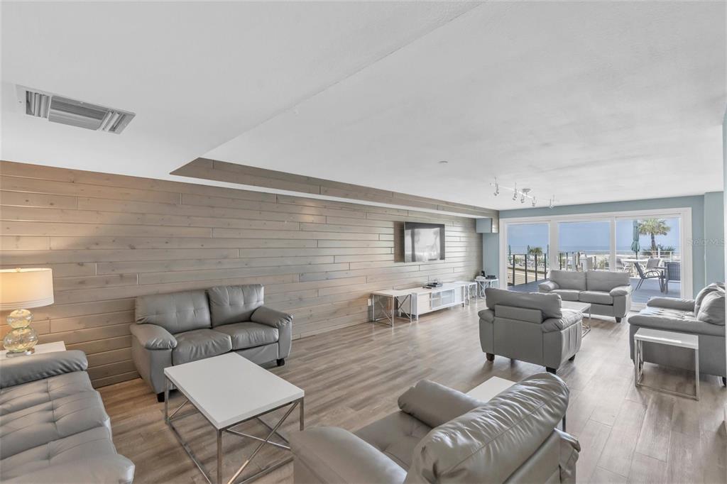 St Pete Beach, Florida, 33706, United States, 2 Bedrooms Bedrooms, ,2 BathroomsBathrooms,Residential,For Sale,1889983