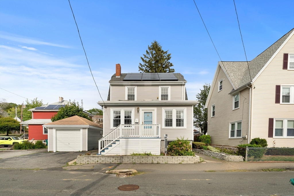 Lynn, Massachusetts, 01904, United States, 2 Bedrooms Bedrooms, ,1 BathroomBathrooms,Residential,For Sale,1943245
