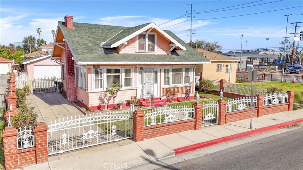 Lynwood, California, 90262, United States, 4 Bedrooms Bedrooms, ,1 BathroomBathrooms,Residential,For Sale,2013779