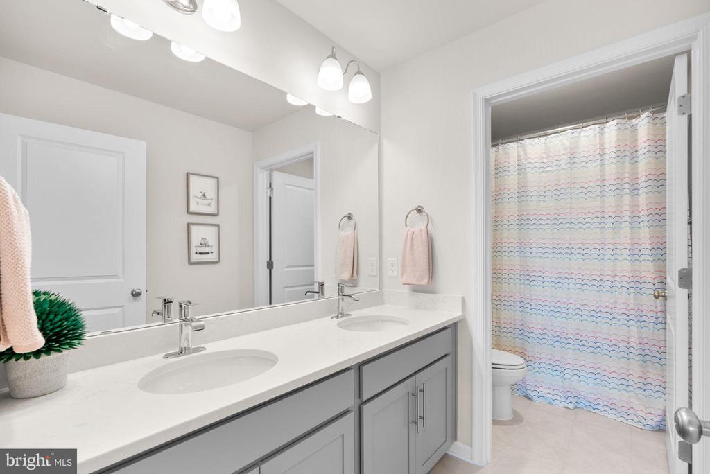 Frederick, Maryland, 21701, United States, 5 Bedrooms Bedrooms, ,4 BathroomsBathrooms,Residential,For Sale,1987107